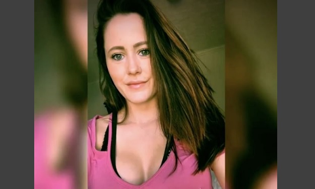 Teen Mom 2 Jenelle Demonstrates Pushup Bra Cleavage