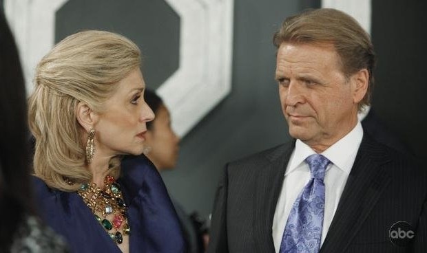 Still of Judith Light and David Rasche in Ugly Betty