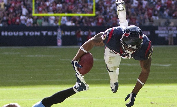 Aerial_Arian_Foster_2010_vs_Titans