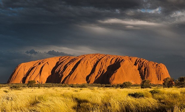 Uluṟu_(Ayers_Rock),_Sunset