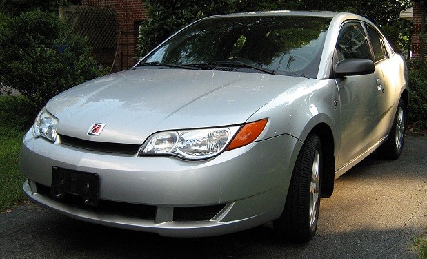 Saturn_ION_silver_4-door_coupe_lf