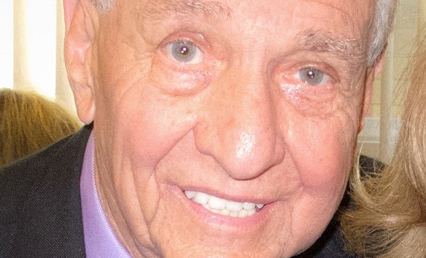 Garry_Marshall By Louise Palanker [CC BY-SA 2.0 (http://creativecommons.org/licenses/by-sa/2.0)], via Wikimedia Commons