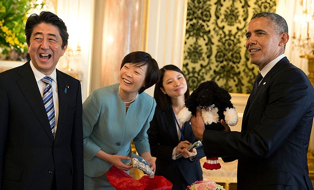 shinzo_abe_with_obama_laughing_2014