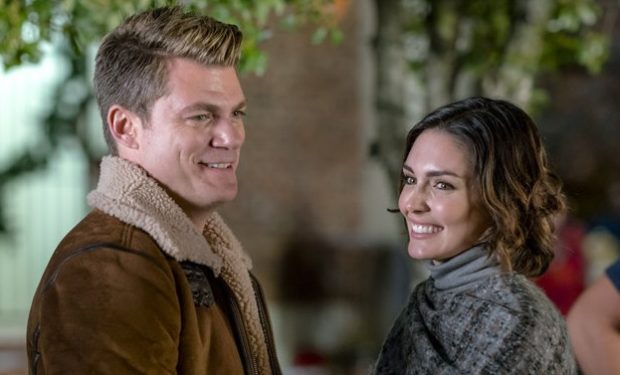 Jeff branson, Taylor Cole, Christmas-in-homestead, Hallmark