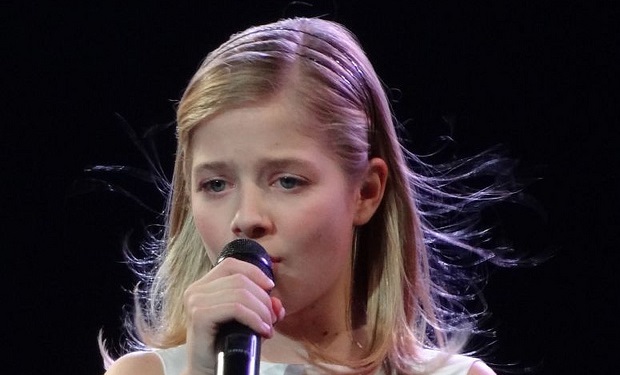 jackie_evancho_in_black_dress_at_mandalay_bay