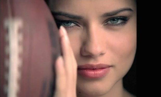 Adriana 2008 Victoria's Secret super bowl ad