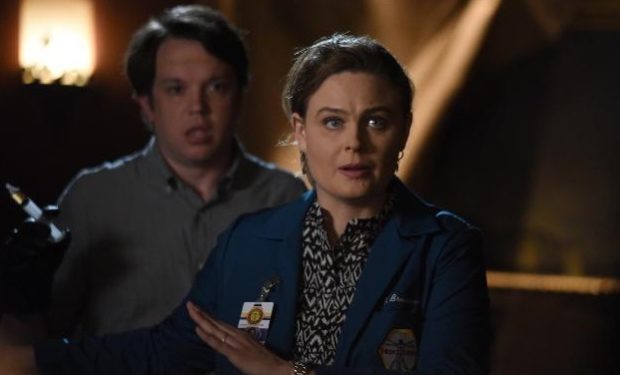 bones Eric Millegan, Emily Deschanel, Ray Mickshaw/FOX