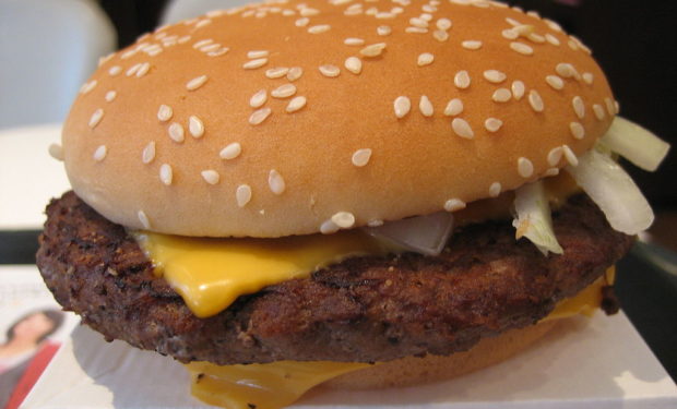 McDonald's_Quarter_Pounder_with_Cheese,_Japan
