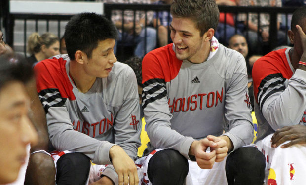 Jeremy_Lin_and_Chandler_Parsons, Ndoye clients