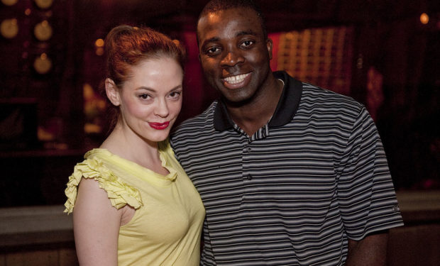 Rose_McGowan_USO_March_2010_Kuwait_City_100331-N-0696M-281