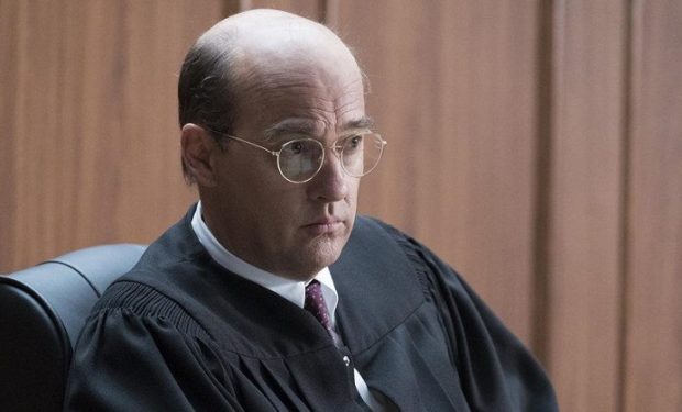 Pictured: Anthony Edwards as Judge Stanley Weisberg -- (Photo by: Justin Lubin/NBC)