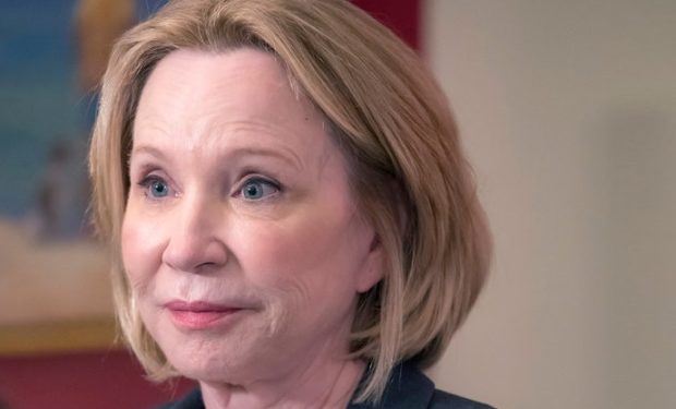 Debra Jo Rupp as Linda -- (Photo by: Ron Batzdorff/NBC)