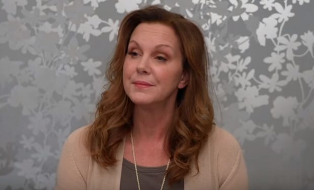 Elizabeth Perkins o n Curb Your Enthusiasm on HBO