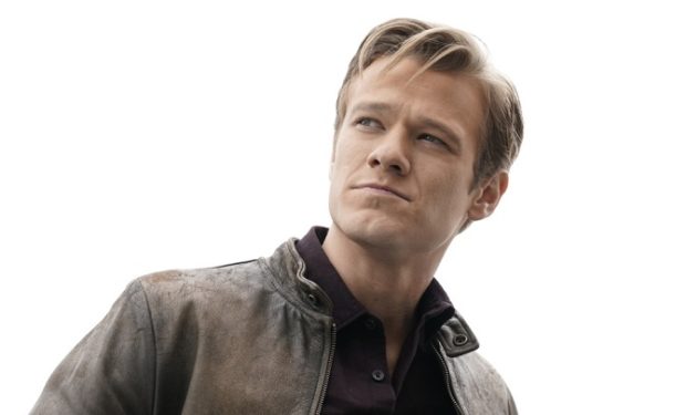 MacGyver Lucas Till