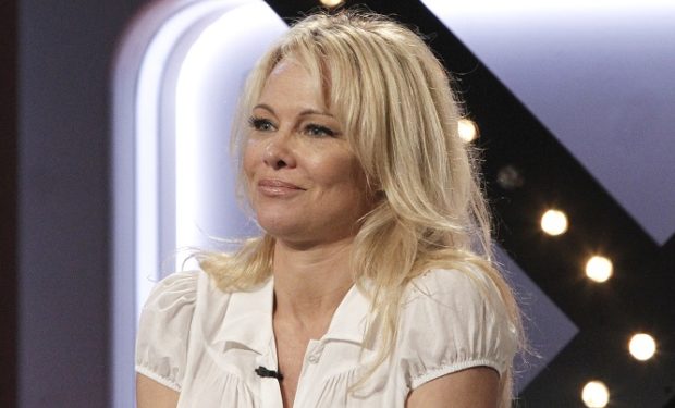 Pamela Anderson 51 Goes Au Naturale On Match Game