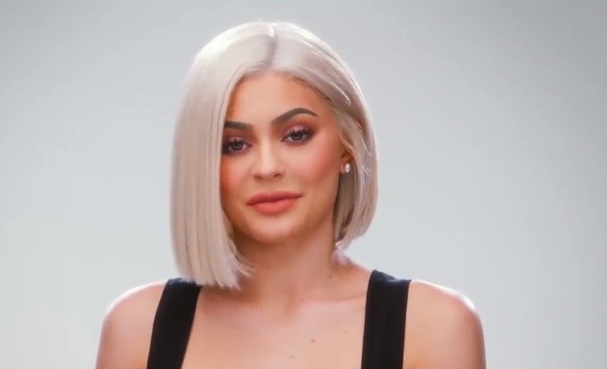 Kylie Jenner Bursts Out Of Insanely Tiny String Bikini With Chains Melts Instagram 