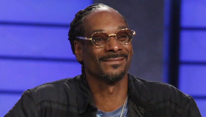 Snoop Dogg Rocks SpongeBob SquarePants Gold Necklace For Retro Look