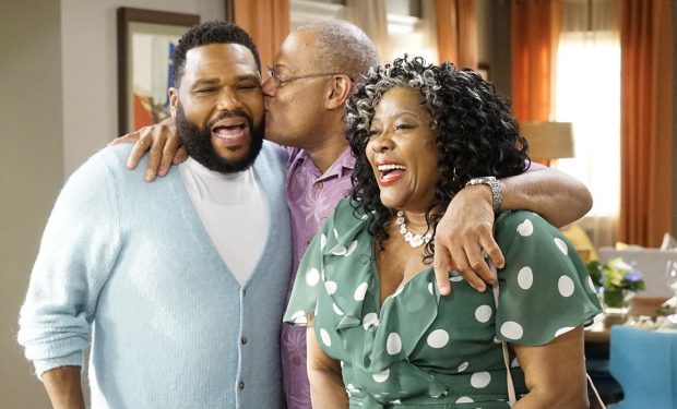 BLACK-ISH - "Pops the Question" - Summer was a season of change for the Johnsons. The twins are headed into eighth grade, and Junior is out on his own managing social media for Migos. Meanwhile, Pops reveals that he is getting married on the season premiere of "black-ish," airing TUESDAY, SEPT. 24 (9:30-10:00 p.m. EDT), on ABC. (ABC/Kelsey McNeal) ANTHONY ANDERSON, LAURENCE FISHBURNE, LORETTA DEVINE