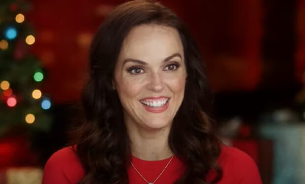 Erin Cahill A Timeless Christmas (Hallmark/Crown Media)