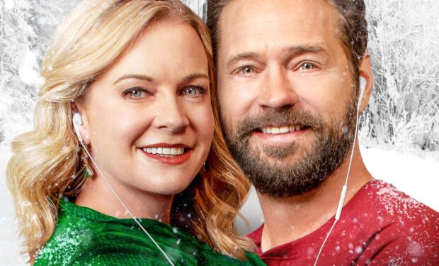 Melissa Joan Hart, Jason Priestly in 'Dear Christmas' (Lifetime photo)