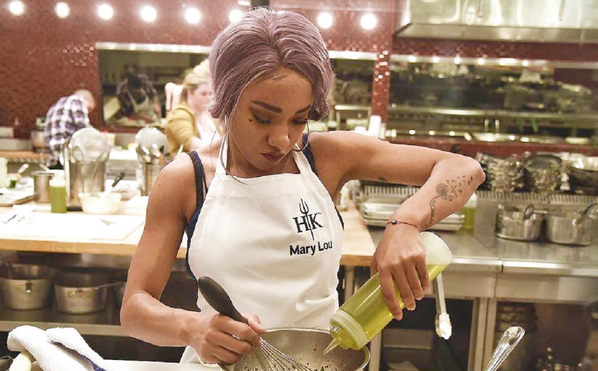 Who Is Purple Haired Chef Mary Lou Aka Lou Beezy On Hell S Kitchen Vegas Season 19