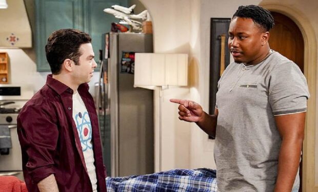 l-r: Samm Levine, Marcel Spears on The Neighborhood, photo: Monty Brinton/CBS