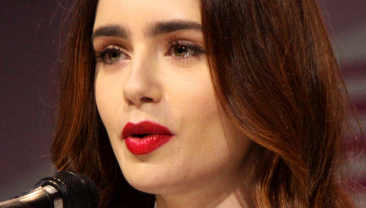 Lily collins sexy pictures