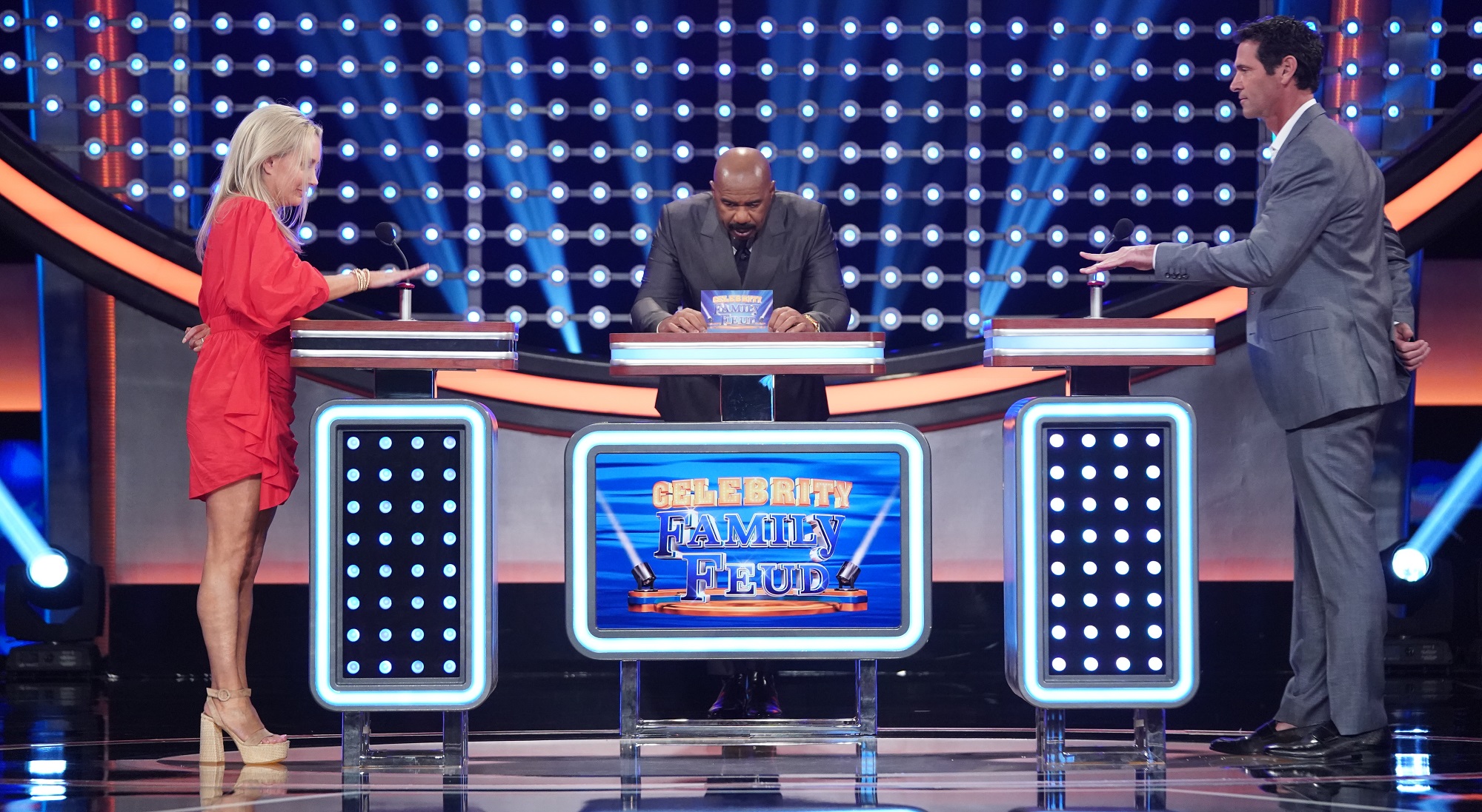 MLB Star Shawn Green's Gorgeous Wife Stuns In Red Mini Dress on Celebrity  Family Feud