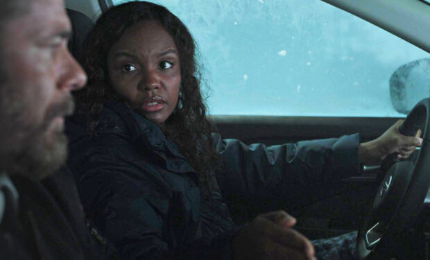 9-1-1: LONE STAR: L-R: Guest star Billy Burke and Sierra McClain in the “Shock & Thaw” episode of 9-1-1: LONE STAR