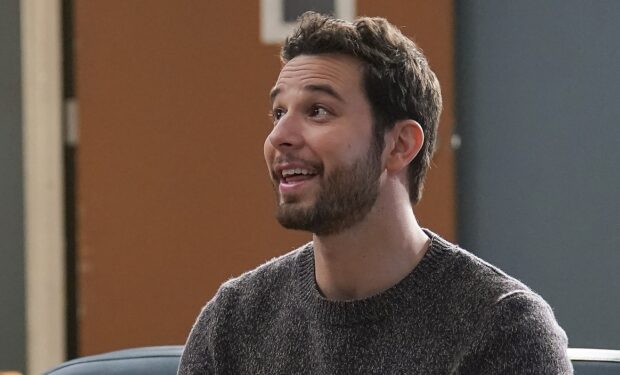 Skylar Astin