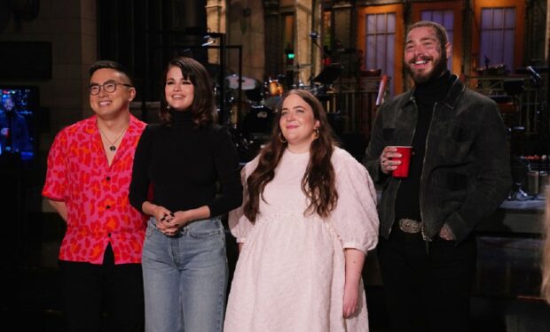 “Selena Gomez, Post Malone” Episode 1825 -- Pictured: (l-r) Bowen Yang, host Selena Gomez, Aidy Bryant, and musical guest Post Malone during promos in Studio 8H on Thursday, May 12, 2022 -- (Photo by: Rosalind O’Connor/NBC)