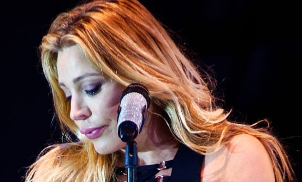 https://2paragraphs.com/wp-content/uploads/2022/12/Taylor_Dayne-620x375.jpg