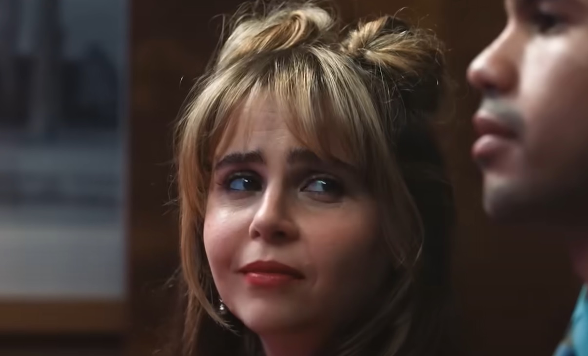 How Mae Whitman Survived the Awkward Jump to GrownUp Star